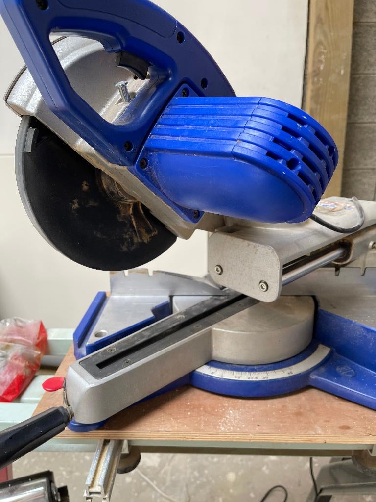 scie a onglet & table, 1200 watts ou plus, 70 mm ou plus, Enlèvement, Utilisé