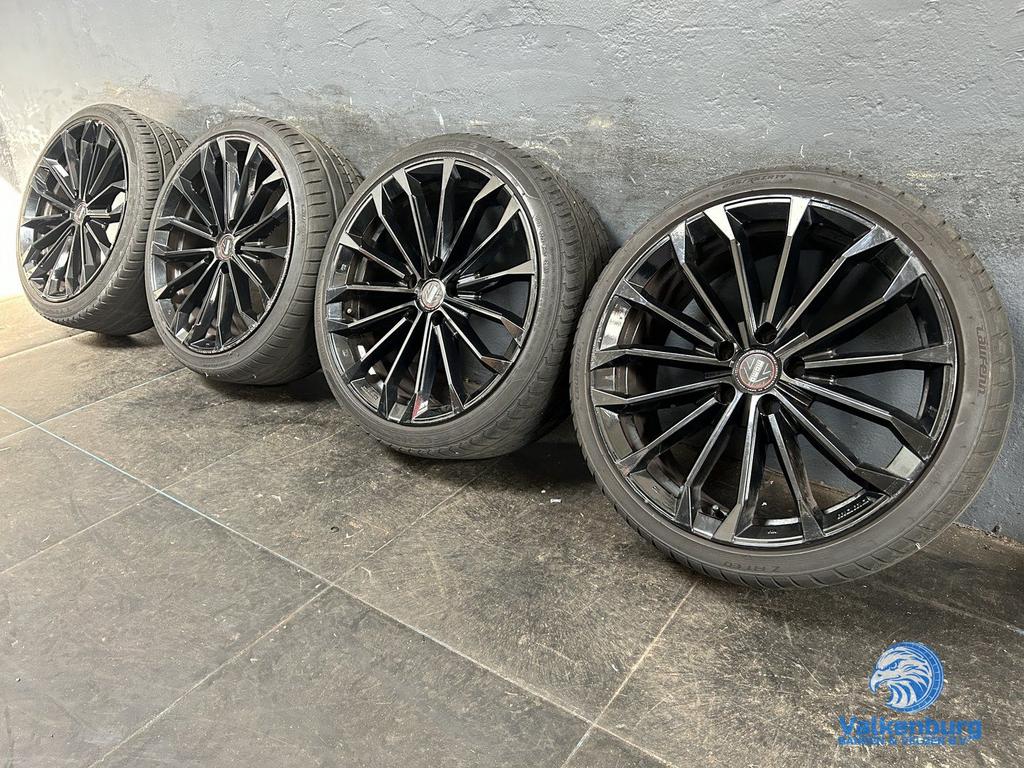 6mm!  Audi A3 VW Caddy Golf Leon 19 inch zwarte velgen 5x112, Auto-onderdelen, 19 inch, Gebruikt, -, -