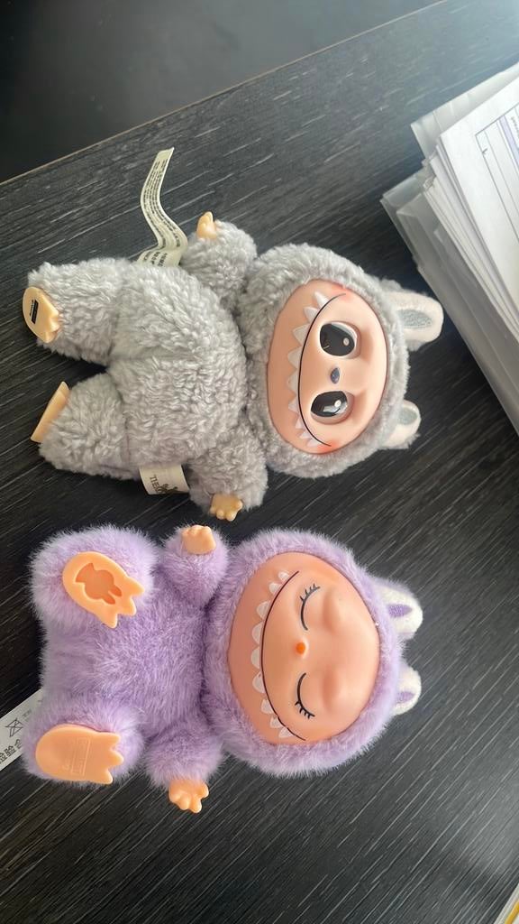 Labubu 2 stuks, Kinderen en Baby's, Speelgoed | Knuffels en Pluche, Ophalen, Zo goed als nieuw