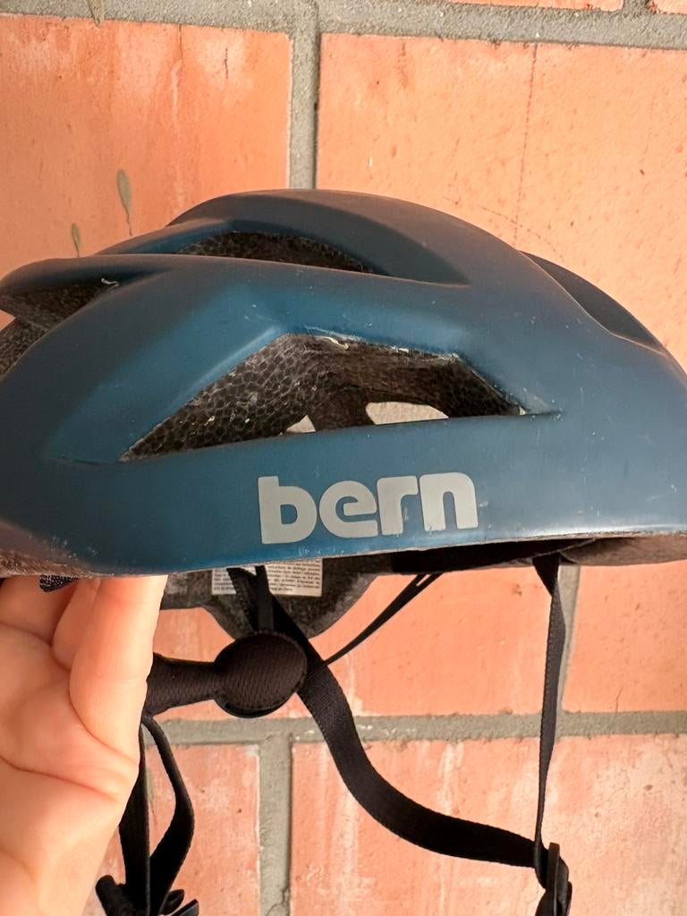 Bern fietshelm, Fietsen en Brommers, Ophalen, Zo goed als nieuw, M