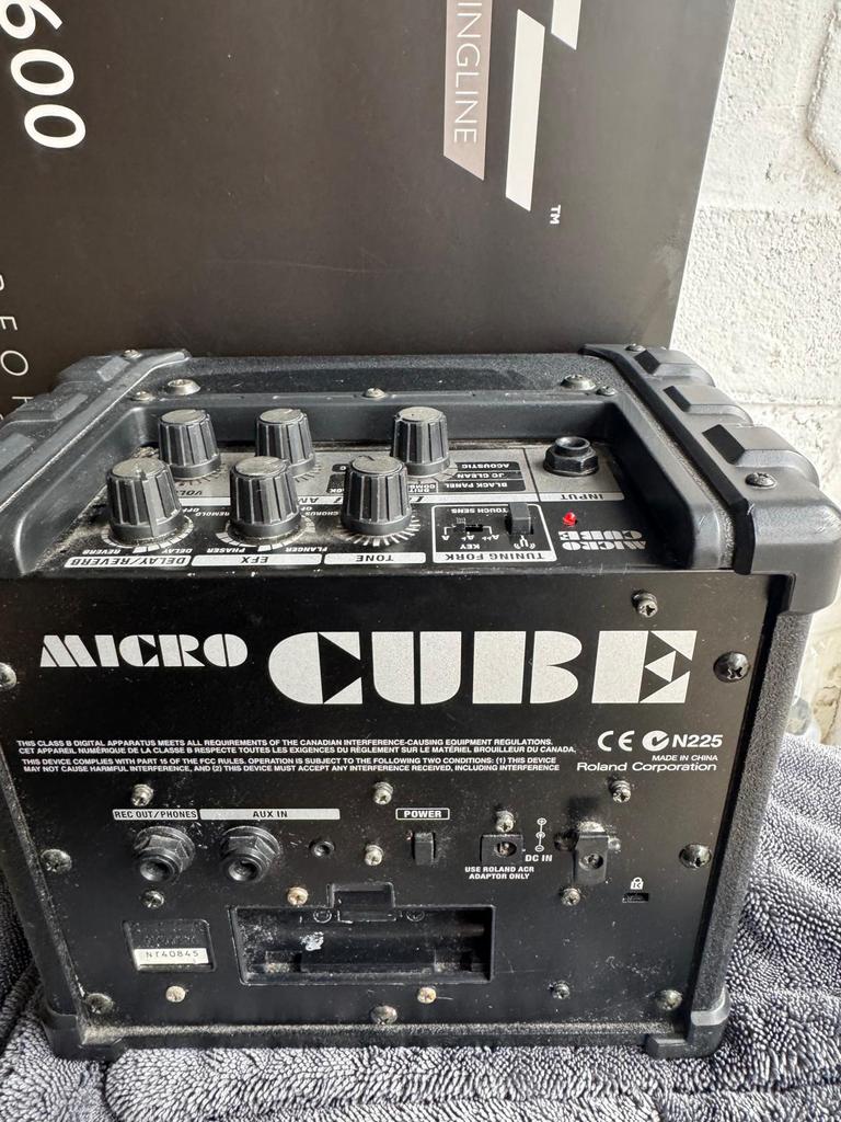 Roland micro cube, Muziek en Instrumenten, Versterkers | Bas en Gitaar, Zo goed als nieuw, Gitaar, Ophalen