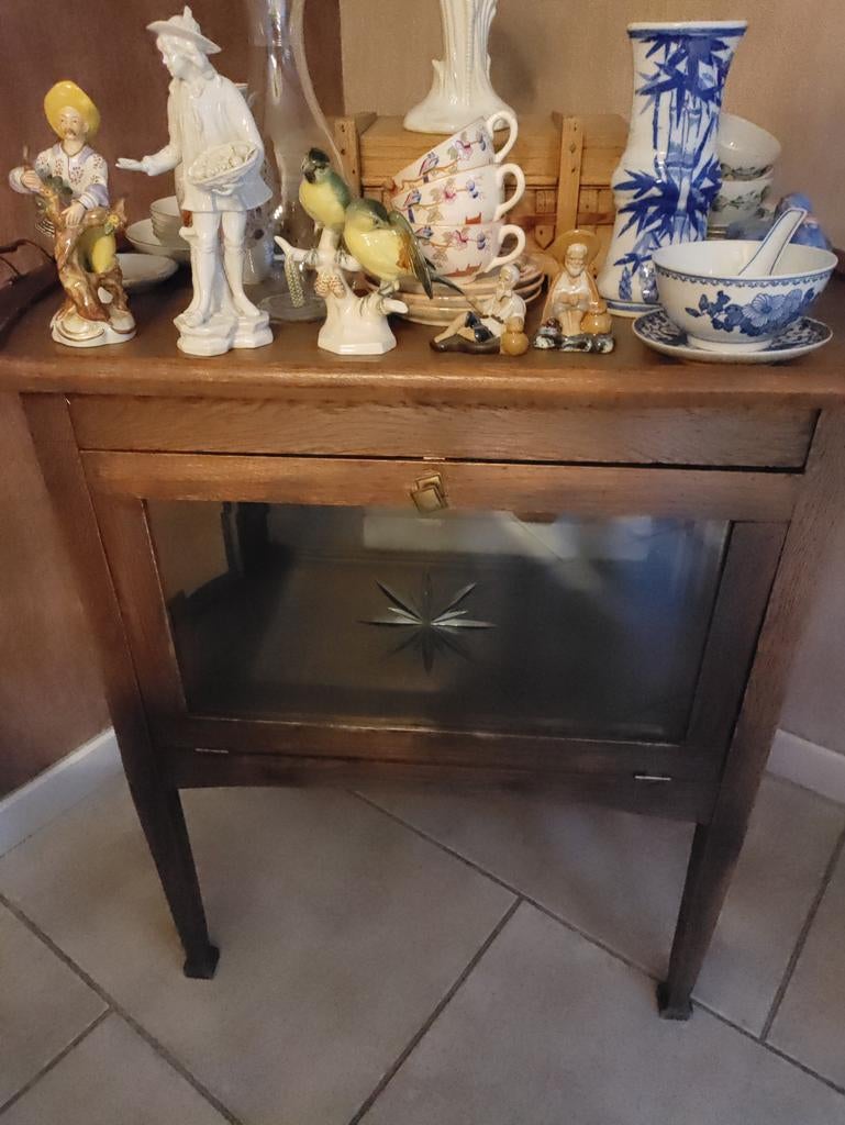 Mooi antiek buffetkastje met plateau, Huis en Inrichting, Ophalen