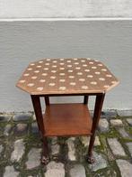 Table d'appoint ancienne avec pieds de lion, Antiquités & Art, Enlèvement ou Envoi