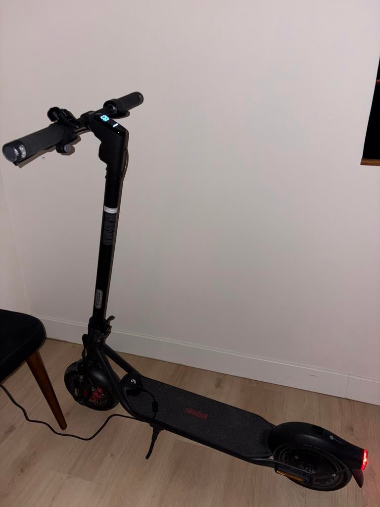 Ninebot elektrische step, Fietsen en Brommers, Steps, Ophalen, Zo goed als nieuw