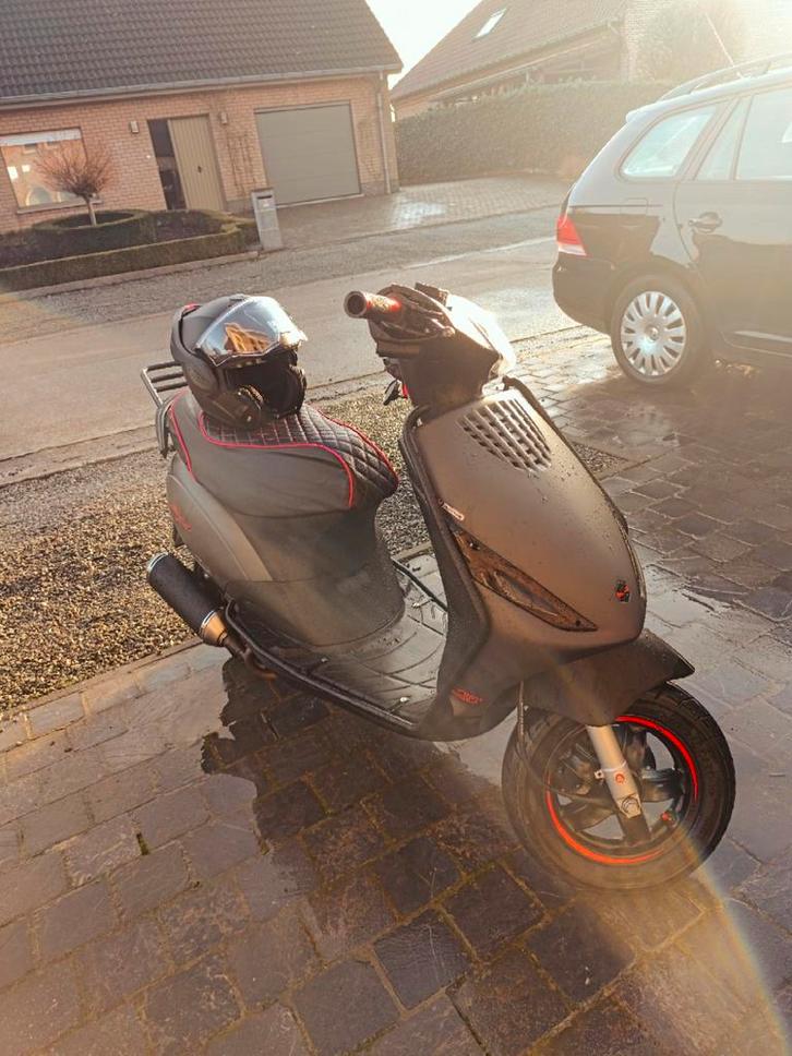 Piaggio zip 4t 50cc B-klasse, Fietsen en Brommers, Scooters | Piaggio, Zo goed als nieuw, Zip, Klasse B (45 km/u), Benzine, Ophalen
