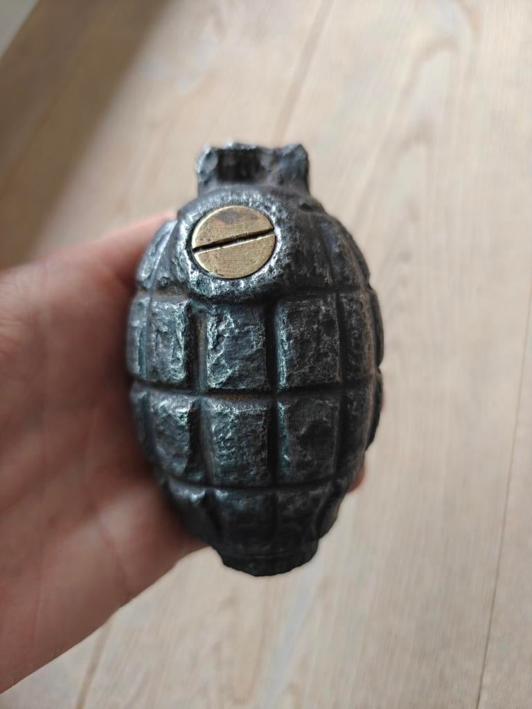 Inerte Mills, Collections, Enlèvement ou Envoi