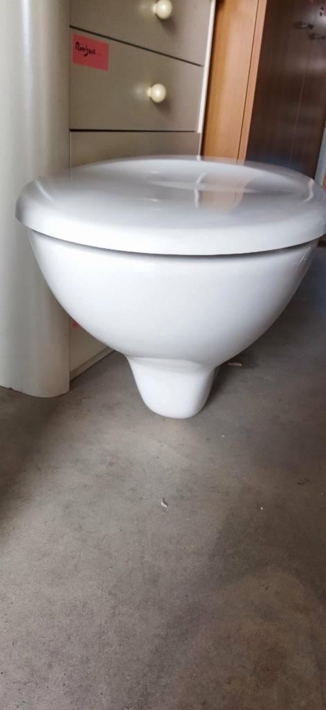 WC suspendu avec siège à fermeture amortie, Bricolage & Construction, Sanitaire, Comme neuf, Toilettes, Enlèvement