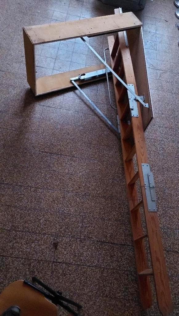 Escalier escamotable, trappe d'accès grenier, cave, Bricolage & Construction, Échelles & Escaliers, Comme neuf, Enlèvement