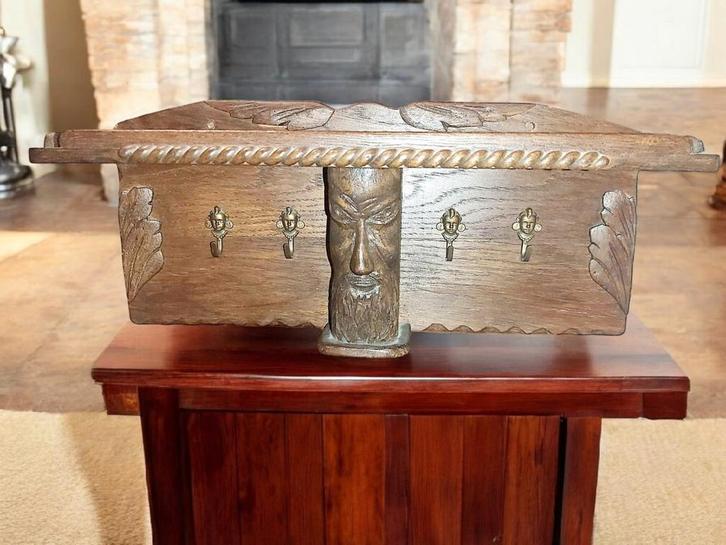 Charmant porte-manteau sculpté avec pr, Maison & Meubles, Accessoires pour la Maison | Portemanteaux, Enlèvement ou Envoi