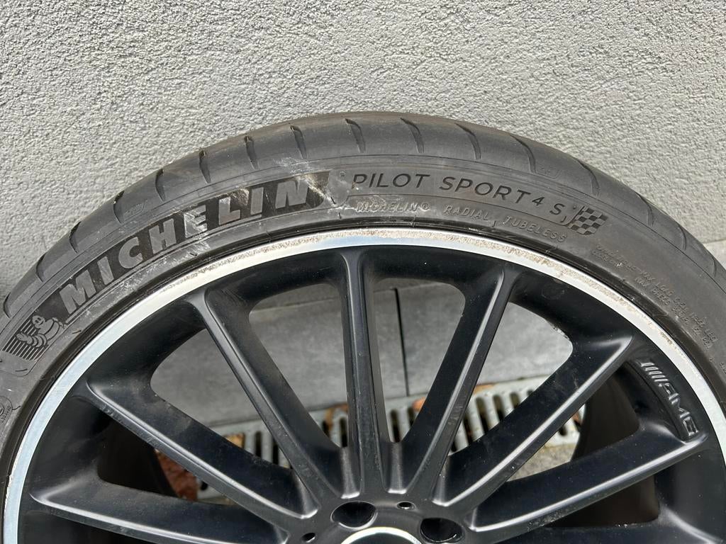 Amg velgen 19 inch met zo goed als nieuwe michelin Sp4 band, Gebruikt, 235 mm, Band(en), Personenwagen