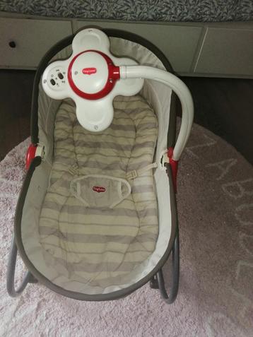 Tiny Love Rocker Napper 3-in-1 wipstoel beschikbaar voor biedingen