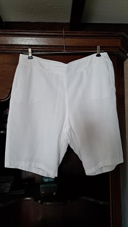 taifun witte bermuda mt 46/48zie tekst, Kleding | Dames, Broeken en Pantalons, Gedragen, Ophalen of Verzenden