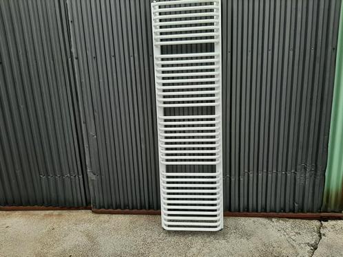 radiateur design, Bricolage & Construction, Chauffage & Radiateurs, Utilisé, Radiateur, 80 cm ou plus, Moins de 60 cm, Enlèvement