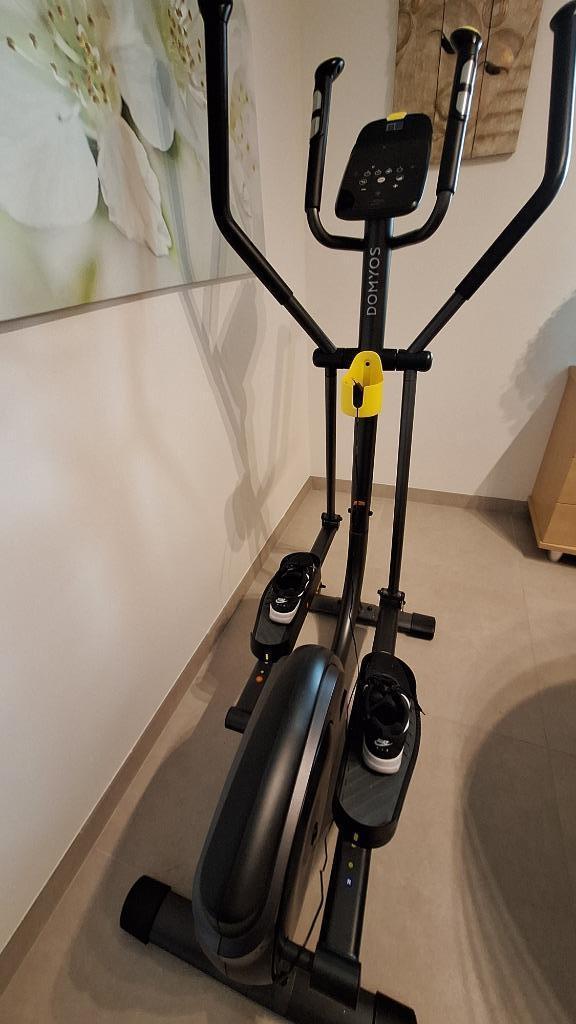 Domyos Interactieve Crosstrainer 500, Sport en Fitness, Fitnessapparatuur, Zo goed als nieuw, Crosstrainer, Armen, Benen, Metaal