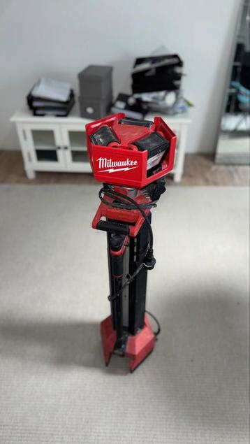 Projecteur milwaukee M18 beschikbaar voor biedingen