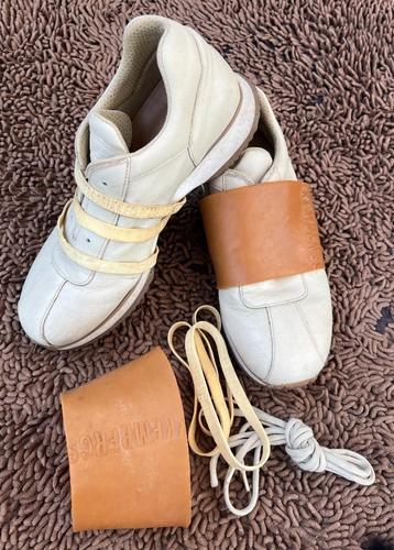 Bikkembergs beige/wit exclusieve sneakers beschikbaar voor biedingen