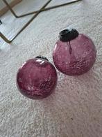 Twee VINTAGE kerstballen, gemaakt van glas. Paars-paarse hal, Ophalen of Verzenden