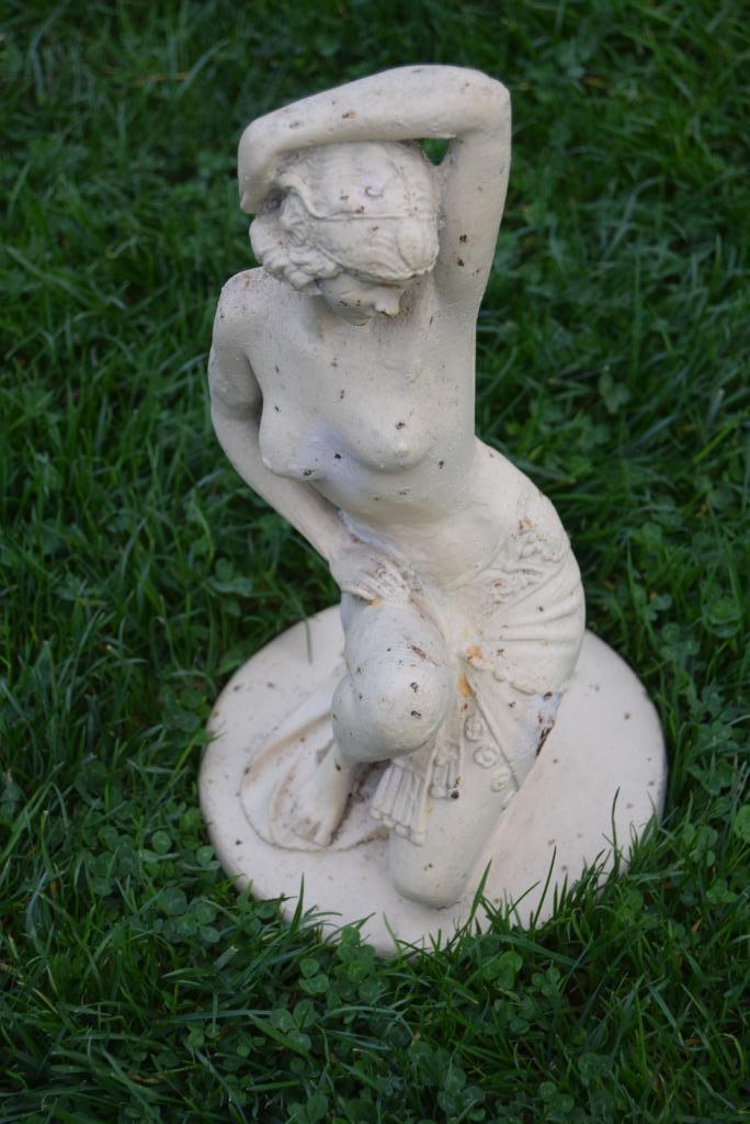 Schitterende gepatineerde gietijzeren danseres, Tuin en Terras, Tuinbeelden, Zo goed als nieuw, Mensenbeeld, Overige materialen