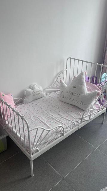 Uitschuifbaar kinderbed voor meisjes. beschikbaar voor biedingen