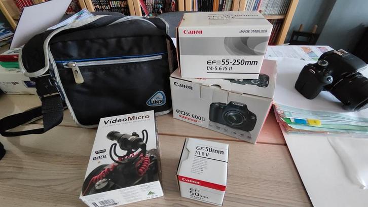 Appareil photo reflex Canon EOS 600D + objectifs et acces., Collections, Appareils photo & Matériel cinématographique, Enlèvement ou Envoi