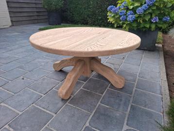 Volledig massief eiken ronde salontafel. Geluchtgomd. beschikbaar voor biedingen