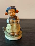 Hummel Goebel, bloemenmeisje botanical met doos, Ophalen of Verzenden, Zo goed als nieuw, Hummel