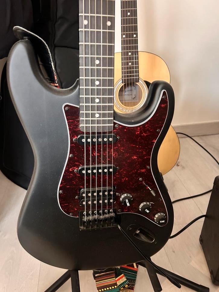 Harley Benton Matte Black ST-20HSS Standard 1,04meter long, Muziek en Instrumenten, Snaarinstrumenten | Gitaren | Elektrisch, Zo goed als nieuw