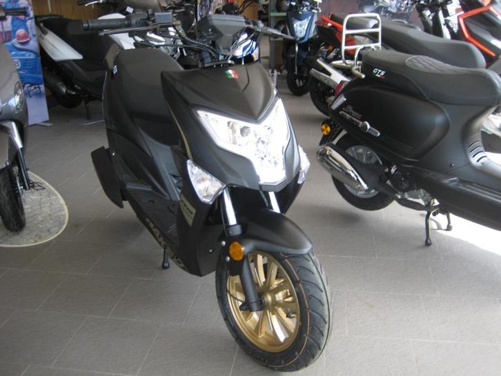 GTS enzo naked 1.899€ 25 kmh de stock garantie 3 ans, Fietsen en Brommers, Scooters | Kymco, Nieuw, Klasse A (25 km/u), Benzine