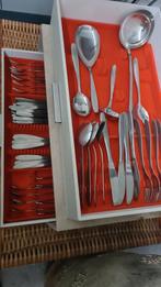 Bestek in koffer, Maison & Meubles, Cuisine | Couverts, Enlèvement, Neuf, Inox ou Chrome, Ensemble de couverts