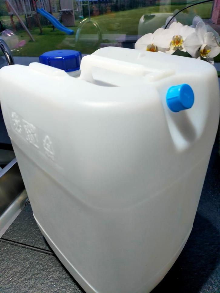 bidons, Tuin en Terras, Regentonnen, Zo goed als nieuw, Kunststof, Minder dan 75 liter, Ophalen