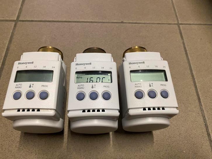 3x Honeywell HR-40 programmeerbare radiatorkraan 28mm, Bricolage & Construction, Thermostats, Utilisé, Enlèvement ou Envoi