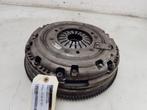 VOLANT MOTEUR BI-MASSE Renault (|302054176R|95529289|), Utilisé, Renault