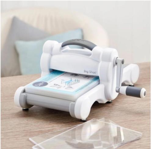 Sizzix • Big Shot A5 Stansmachine incl. accessoires (Nieuw), Hobby en Vrije tijd, Scrapbooking, Nieuw, Slicemachine of Snijmachine