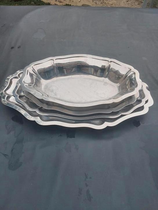 PLATS=PRESENTATIONS=INOX+CASSEROLES+PLATS FOUR+POÊLES+TAMIS, Huis en Inrichting, Woonaccessoires | Dienbladen, Zo goed als nieuw