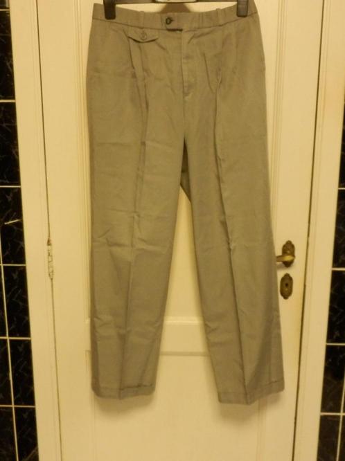 (11) - pantalon homme t.L gris clair - C£A -, Kleding | Heren, Broeken en Pantalons, Zo goed als nieuw, Maat 52/54 (L), Grijs
