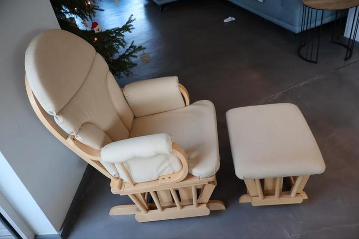 Dutailier schommelstoel met voetenbank, Huis en Inrichting, Stoelen, Hout, Ophalen
