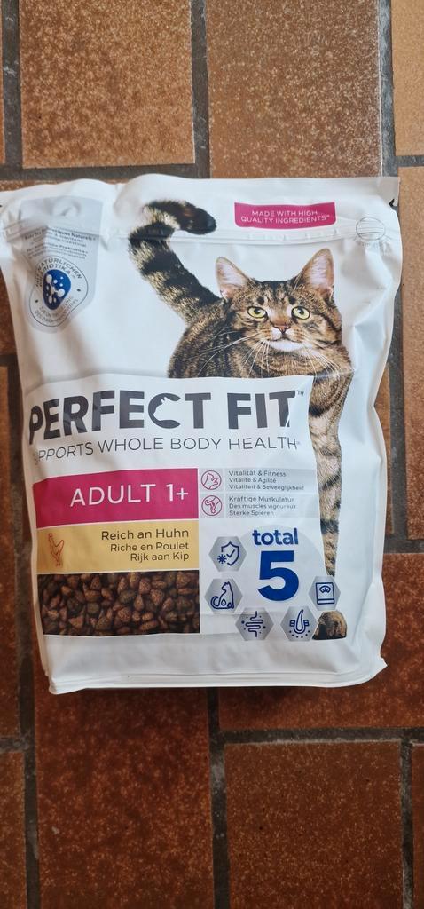 Croquettes pour chat Perfect Fit Adult 1+ Poulet 2X1,4kg, Dieren en Toebehoren, Dierenvoeding, Kat, Ophalen of Verzenden