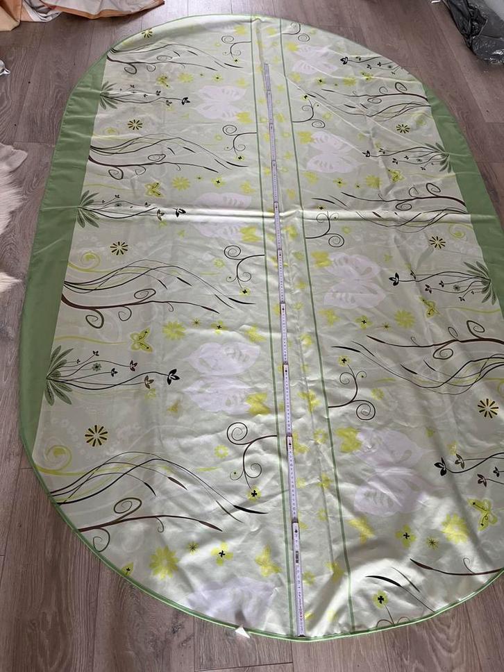 Nappe ovale 240x150cm, Huis en Inrichting, Tafelkleden, Zo goed als nieuw, Ovaal, Ophalen
