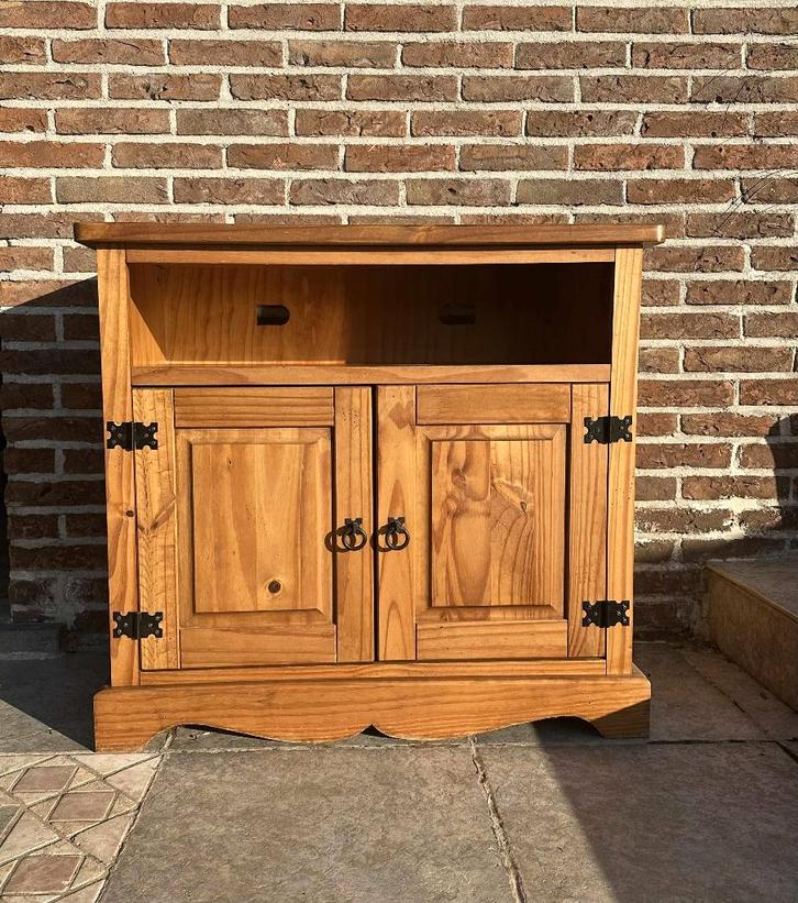 Compacte massief houten kast/dressoir – landelijke stijl, Huis en Inrichting, Kasten | Dressoirs, Zo goed als nieuw, 50 tot 100 cm
