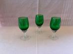 3 groene likeurglaasjes op voet, Ophalen of Verzenden