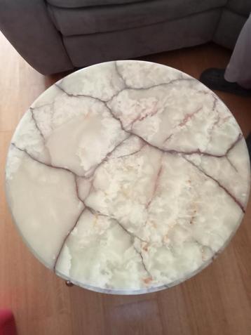 Onyx  ronde salontafel beschikbaar voor biedingen