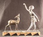 Groot Art Deco beeld meisje met hert, Ophalen of Verzenden