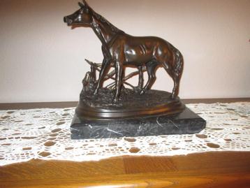 Bronzen Paard op marmeren sokkel (P.J.Mène)