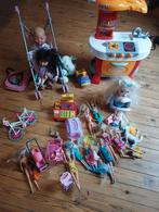 Lot jeux poupée cuisine, Enfants & Bébés, Jouets | Poupées, Enlèvement, Utilisé