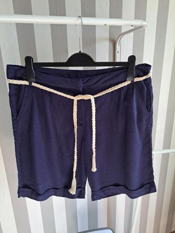 Short voor dames marineblauw maat 44 beschikbaar voor biedingen