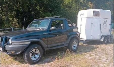 SsangYong Korando Cabrio + paardentrailer + gratis reserve, Dieren en Toebehoren, Paarden en Pony's | Trailers en Aanhangwagens