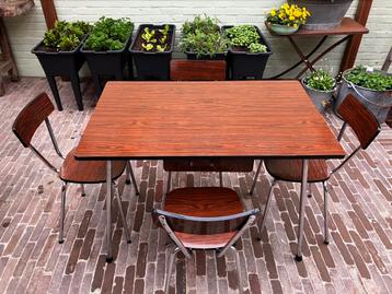 Formica sixties set tafel en vier stoelen vintage retro beschikbaar voor biedingen