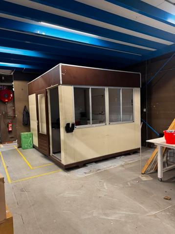 Werfkeet bureelcontainer 3,7x3m nette staat beschikbaar voor biedingen