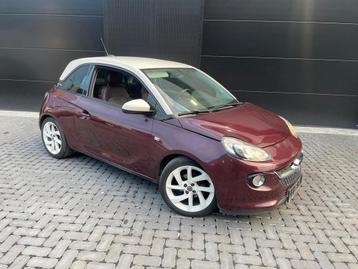 Opel Adam 106 000km Essence année 2017 carnet Complet beschikbaar voor biedingen