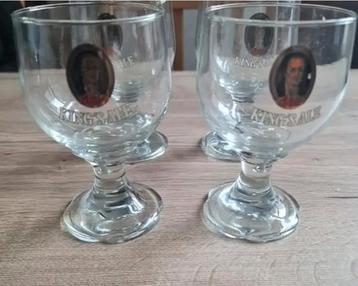 5 bierglazen op voet : king's ale / bass beschikbaar voor biedingen